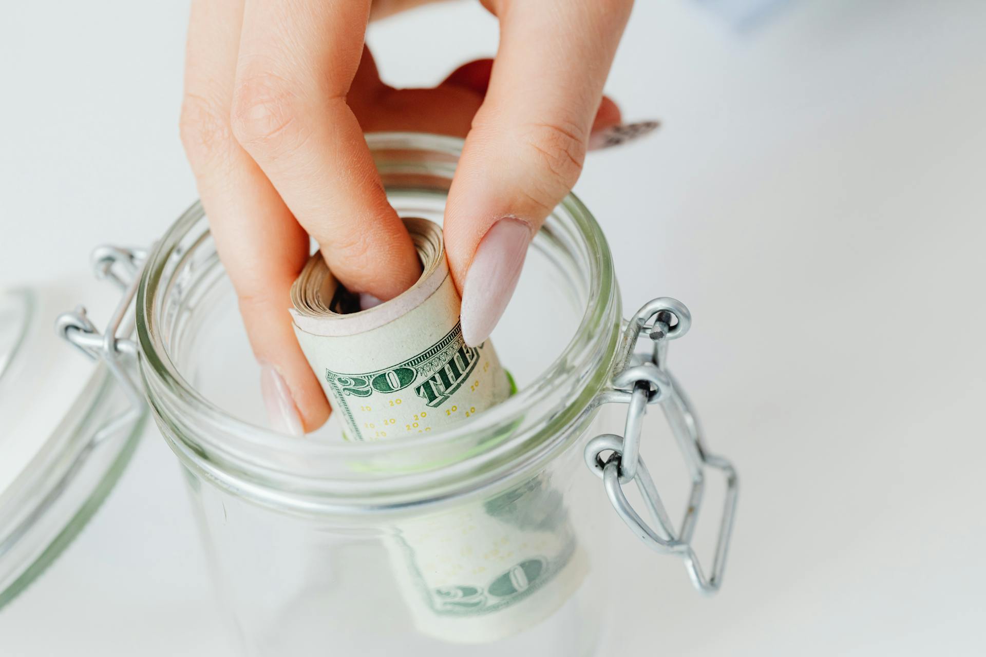 Learn How to Build an Emergency Fund (and When to Use It)